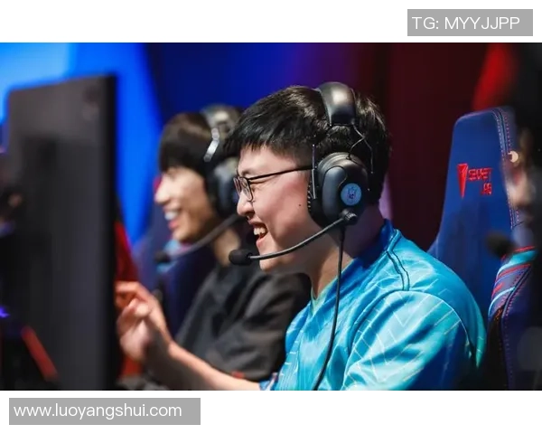 DOTA2战术解析：深入探讨LNG战队的全方位压制策略与执行